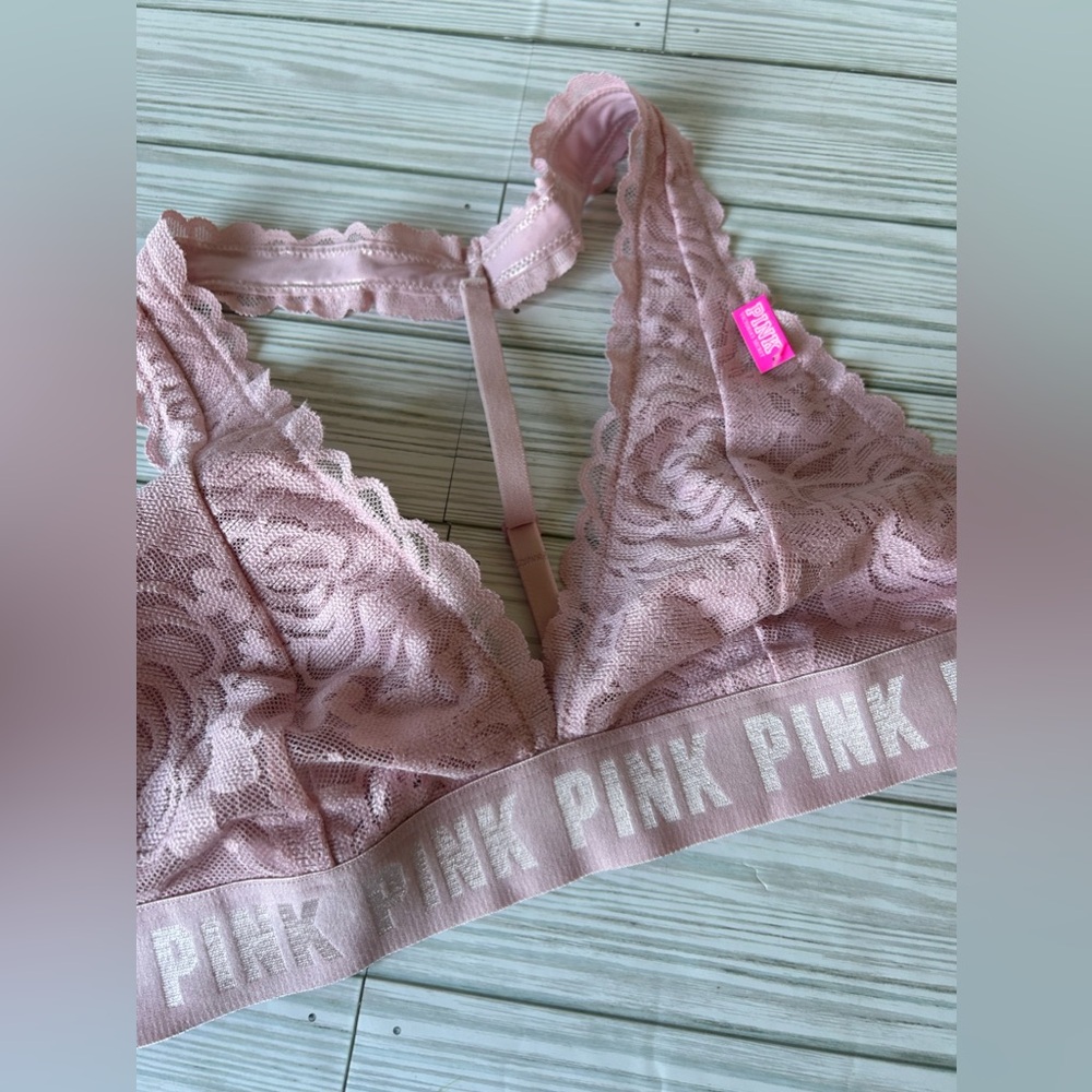 Medium Victoria secret bralette NWT